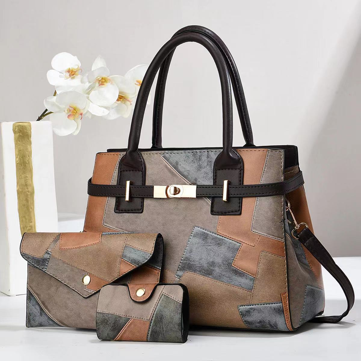 Large-capacity Womens Crossbody Shoulder Bag For Commuting And Hand-carrying